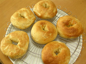 トマトペッパーベーグル