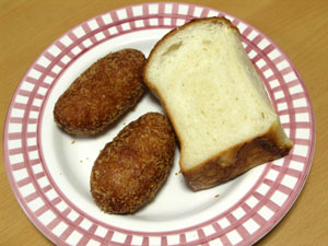 天然酵母の山形食パンとカレーパン