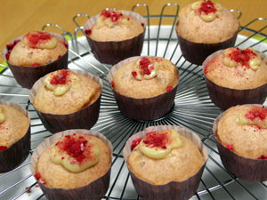 いちごのホワイトチョコマフィン