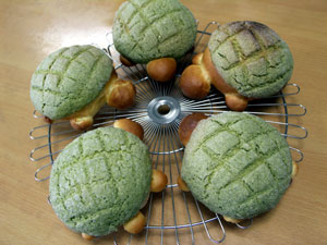 みどりメロンパン