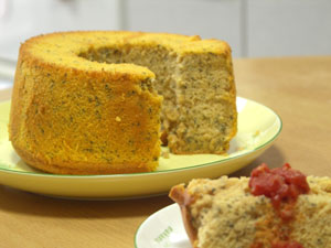 米粉のトマトバジルシフォンケーキ